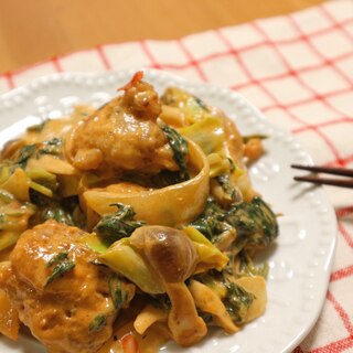 揚げ鶏と野菜のピリ辛ケチャマヨ炒め